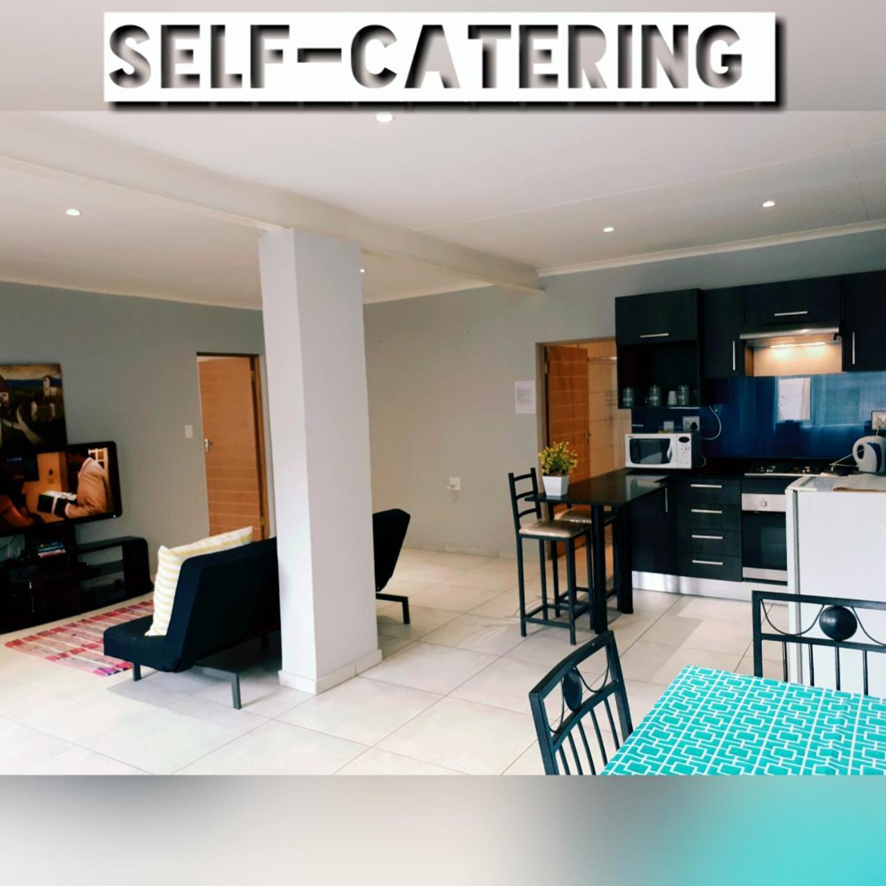 Midrand Guesthouse - Tasa Exteriör bild