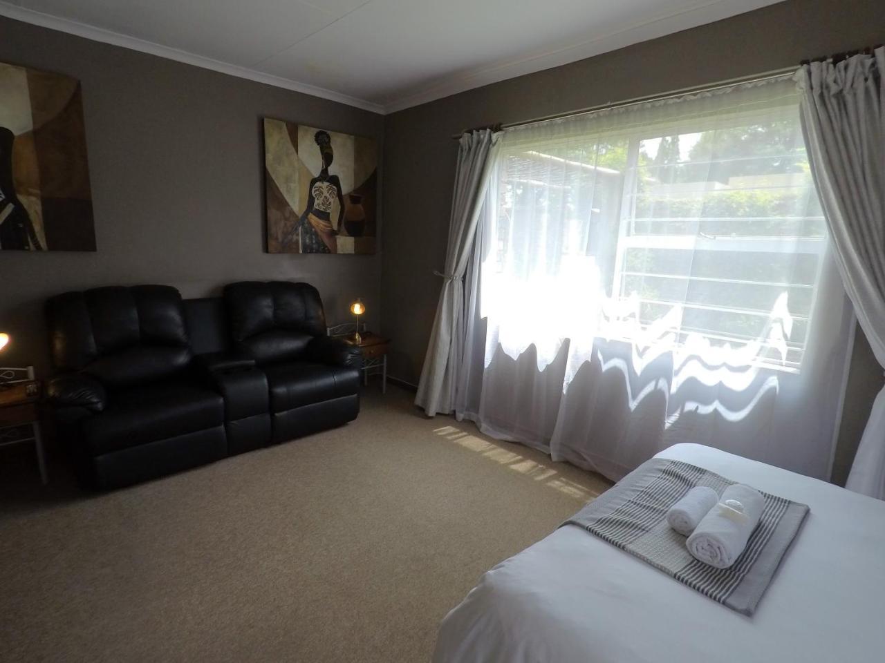 Midrand Guesthouse - Tasa Exteriör bild